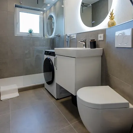 Uniqe Naehe Und Sky Tv Apartman Augsburg
